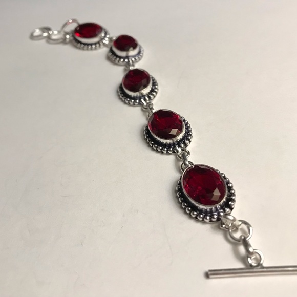 Stunning 925 Sterling Silver Garnet Bracelet - Picture 2 of 3